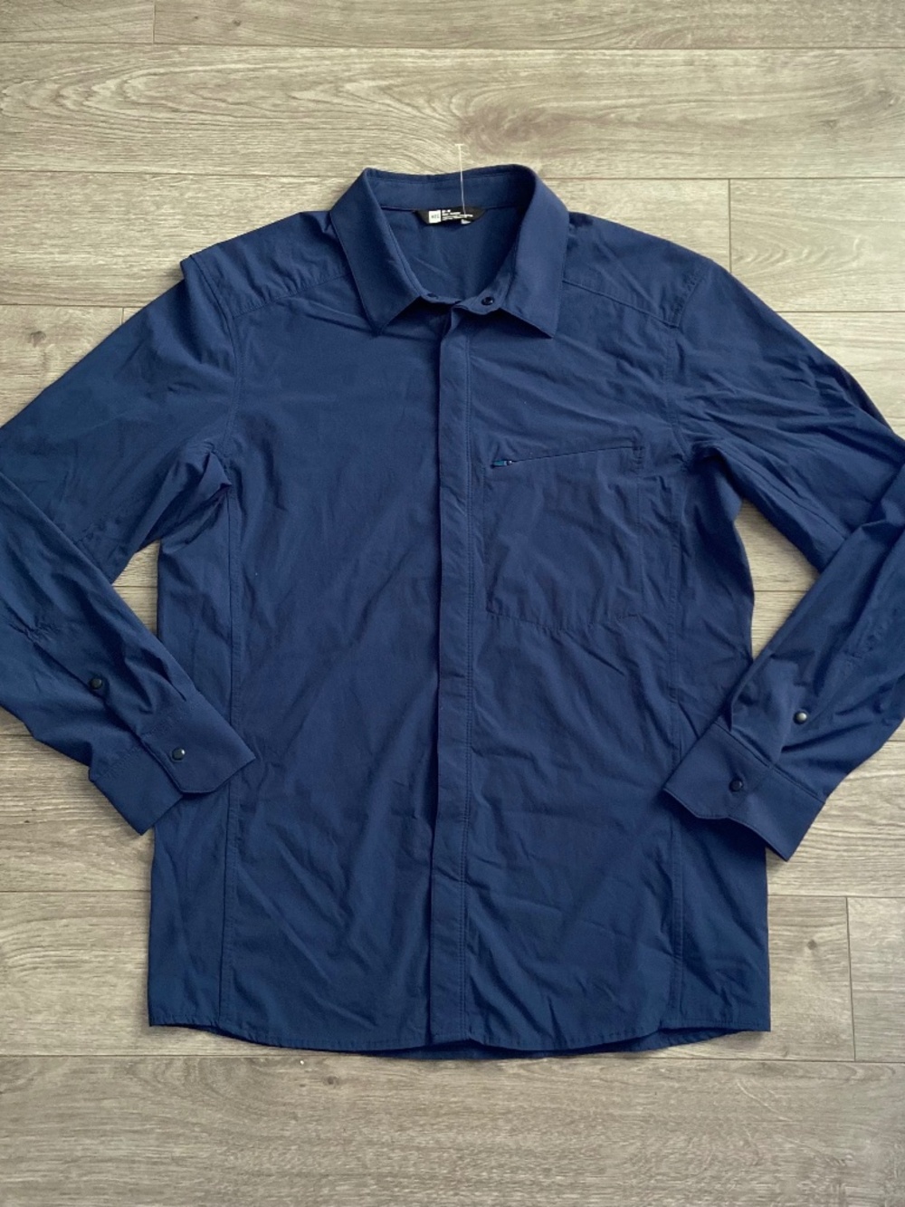 MEC Long Sleeve Button-Down Shirt Size M Blue Nylon Spandex